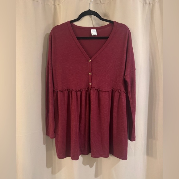 Women's Burgundy Time and Tru Maternity V-Neck Top - Picture 1 of 6